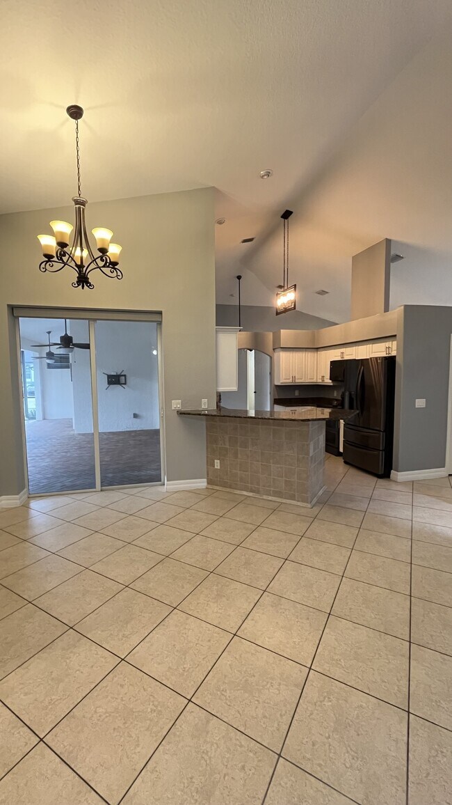 Building Photo - 2506 SW 15th Pl