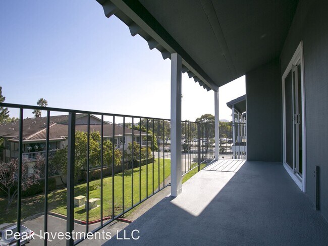 Building Photo - 735 Fathom Dr