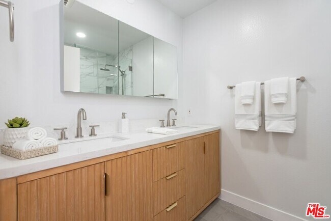 Building Photo - 4041 Via Marisol
