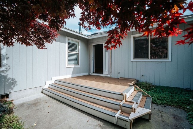 Building Photo - Single Family Home In McKinleyville!