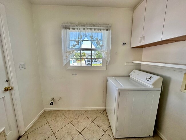 Building Photo - Beautifully Remodeled Allied Gardens Home