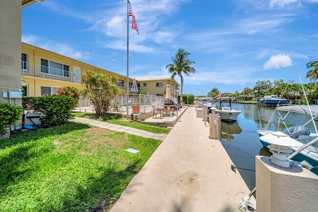 Building Photo - 2811 NE 51st St