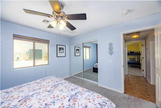 Building Photo - 3161 Newport Dr