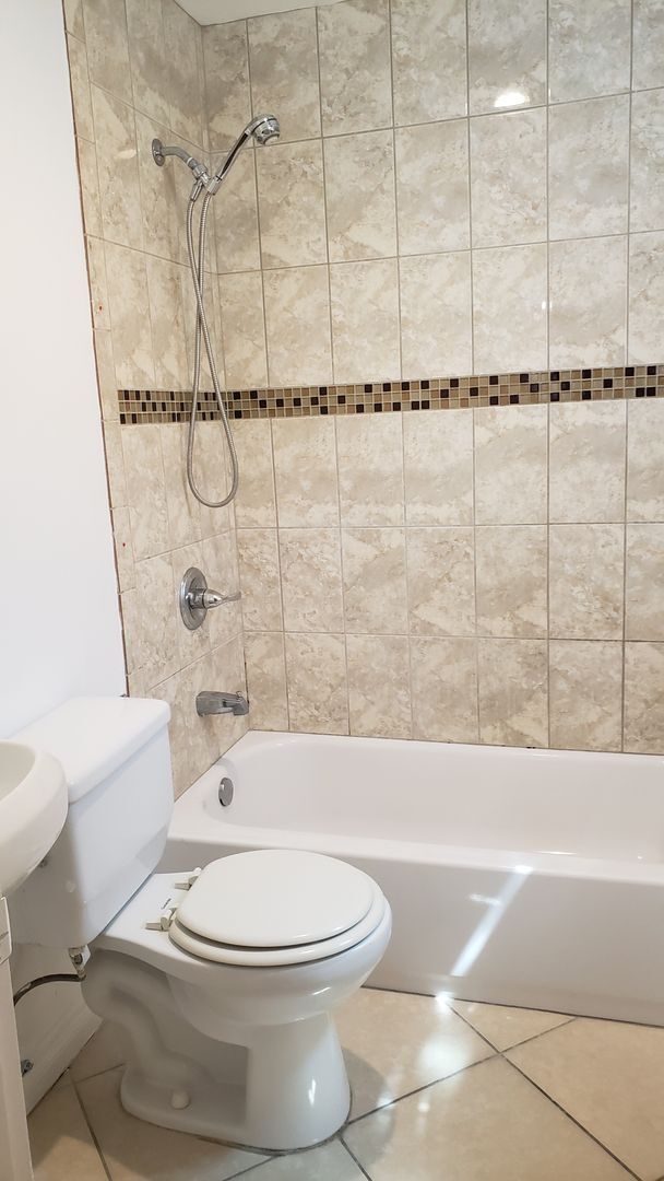 Building Photo - 40(718)