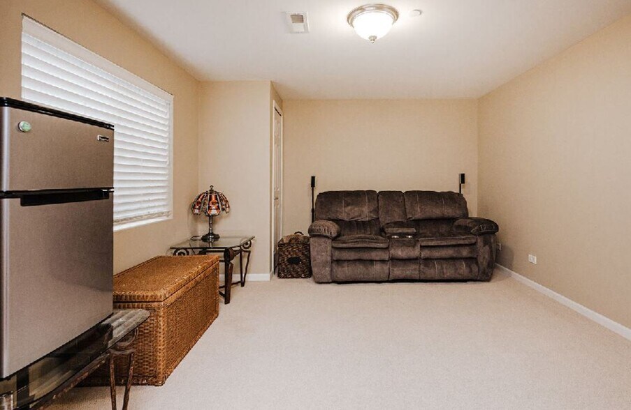 Basement family room/den - 1161 Kilbery Ln