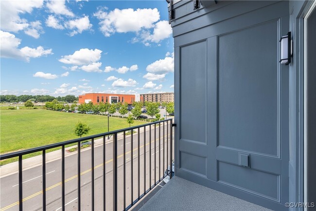 Building Photo - 2019 Libbie Lake E St