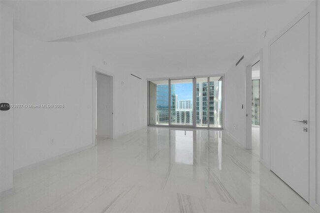 Building Photo - 300 Biscayne Blvd Way