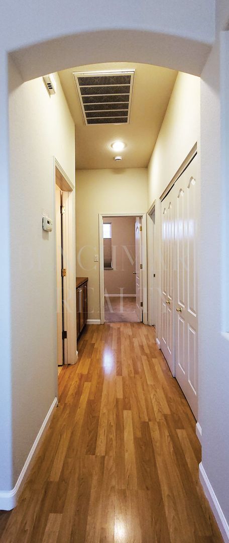 Building Photo - Beautiful 3 bedroom 2 bath plus 2 car garage in Damonte Ranch with New Carpet & Paint