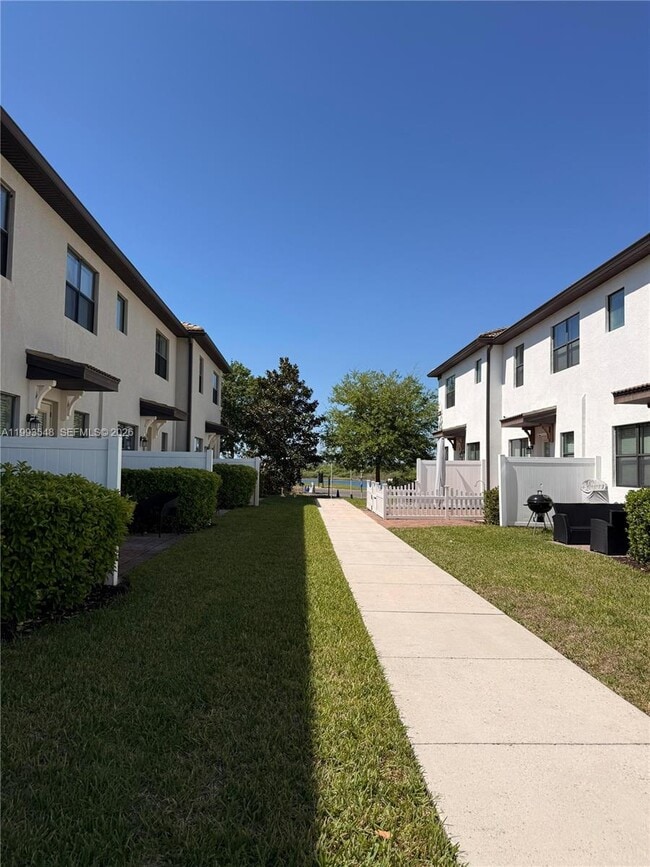 Building Photo - 8543 Spyglass Ln