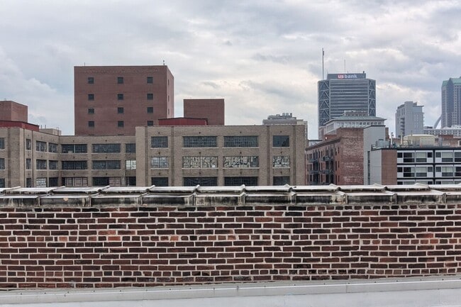 Building Photo - Huge Luxury 2 Story Condo with Private Rooftop Deck!