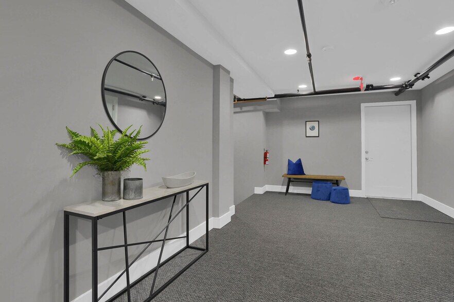 Building Photo - 4716 Macklind Ave