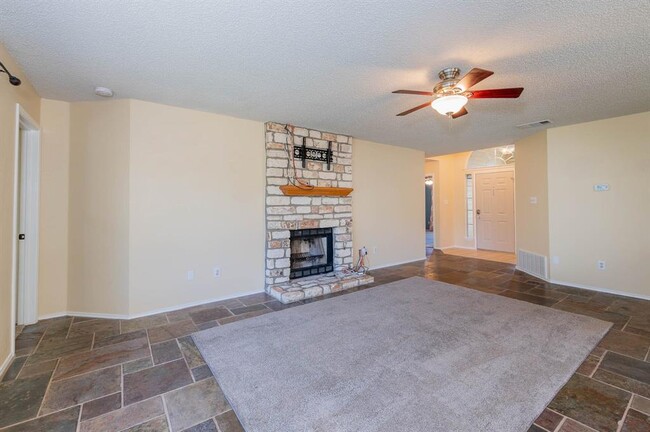 Building Photo - 10413 Hess Dr