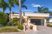 Building Photo - 5845 S Mansfield Ave