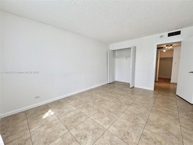 Building Photo - 230 174th St