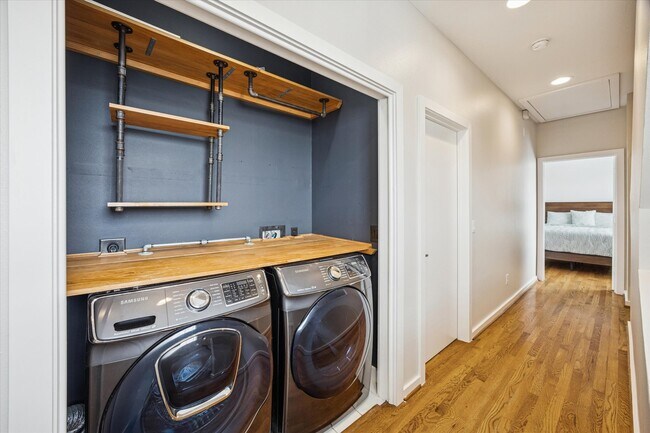 Building Photo - 2404 Fairview St