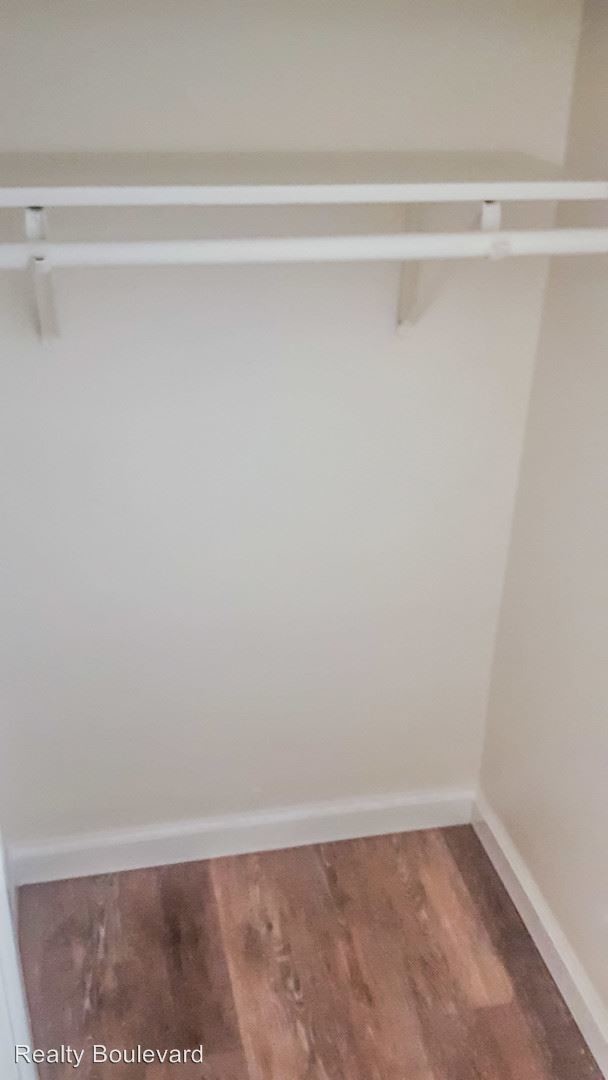 Building Photo - 2 br, 1 bath House - 705 Jamaica #4