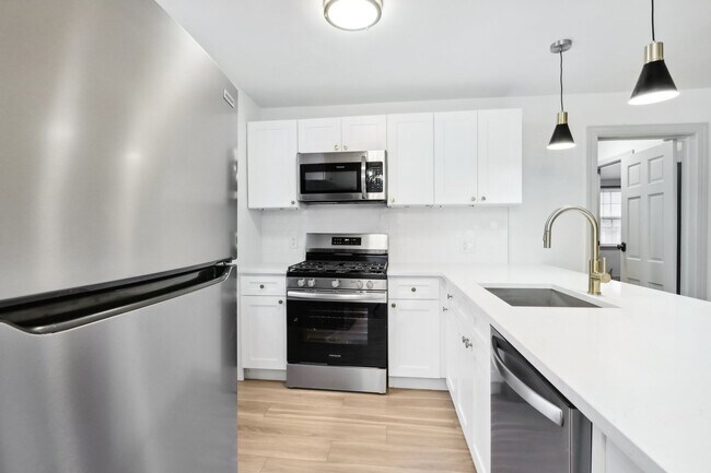 Building Photo - 2830 Midvale Ave