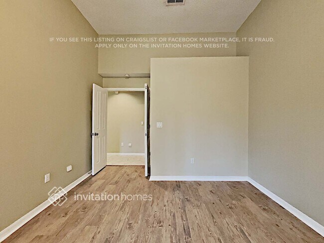 Building Photo - 6239 Greenwich Dr