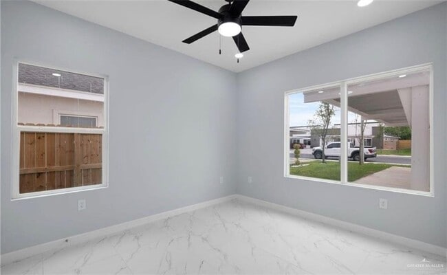 Building Photo - 18 South Dr