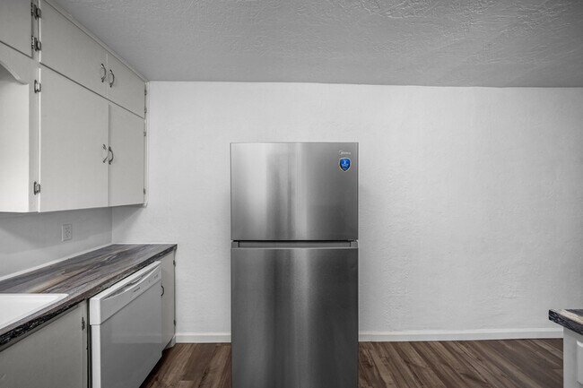 Building Photo - 1702 NW Euclid Ave