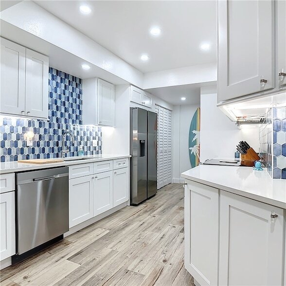 Building Photo - 5601 Jimmy Buffett Mem Hwy