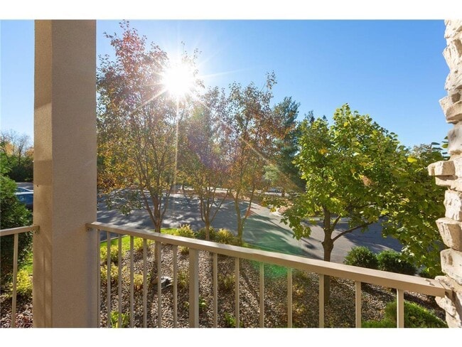 Building Photo - 555 Oak Ridge Pl