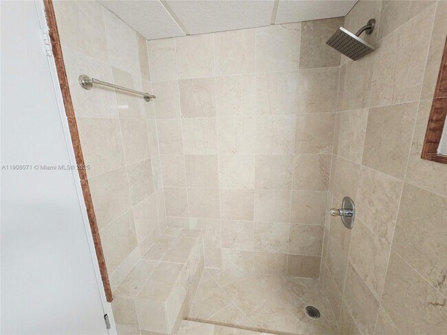 Building Photo - 800 West Ave