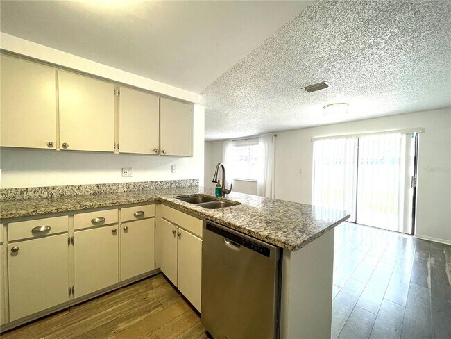 Building Photo - 3301 Russett Dr