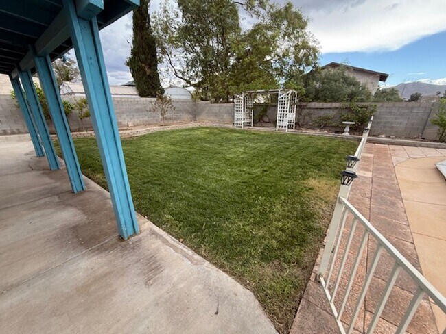 Building Photo - A Fabulous 4 Bedroom Home in Highland Hills