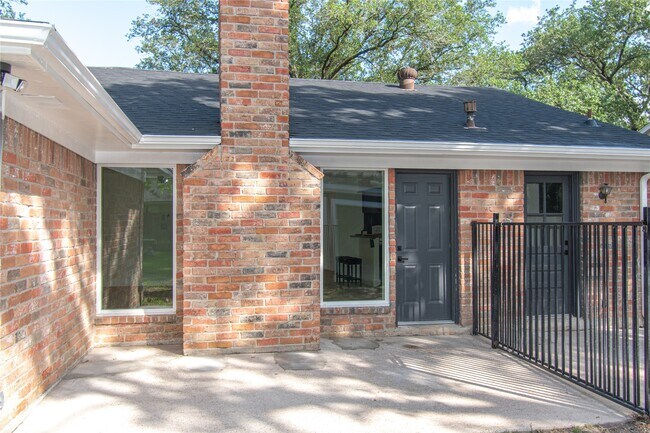 Building Photo - 822 Red Rock Canyon Dr