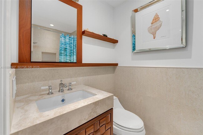 Building Photo - 2331 Fisher Island Dr