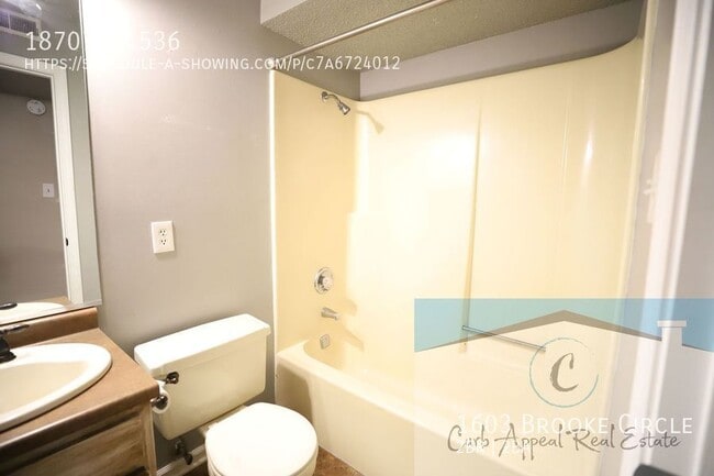 Building Photo - 1603 Brooke Cir