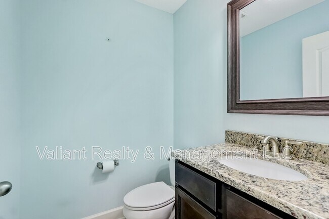Building Photo - 2110 3rd St