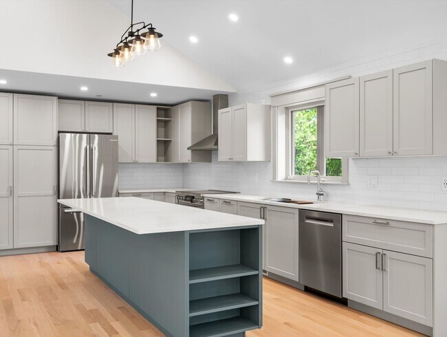 Building Photo - Modern Farmhouse 3 Bedroom 3.5 Bathroom