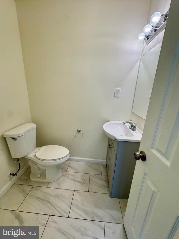 Building Photo - 1040 Springhill Way