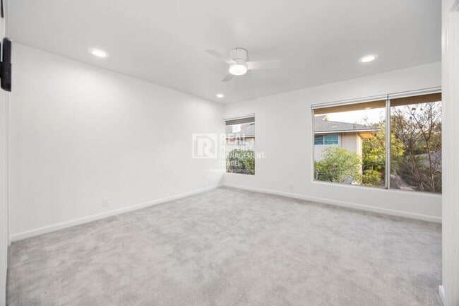 Building Photo - 963 Glencliff St