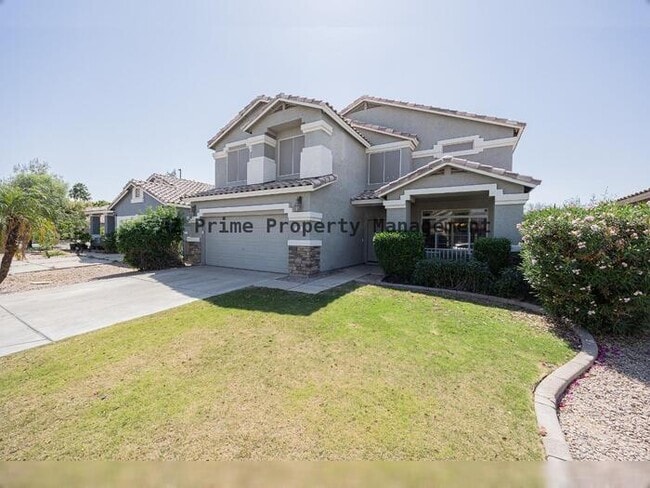 Building Photo - 873 W Tremaine Ave