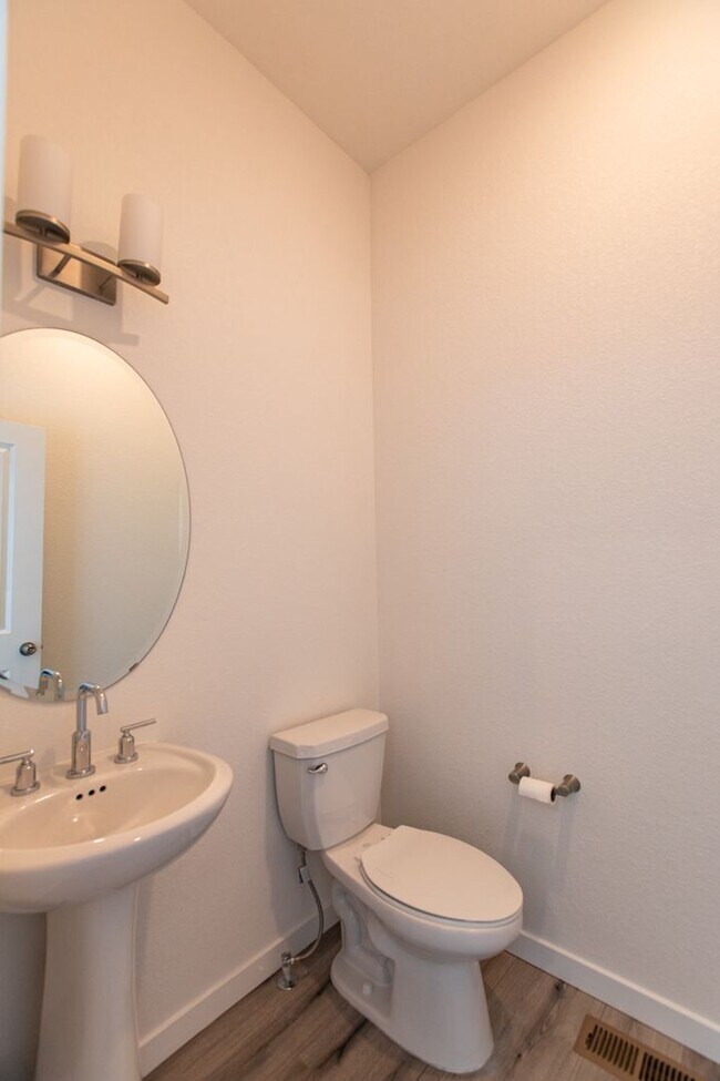 Building Photo - Stunning 4BD/3BA Home in Wolf Ranch – Mode...