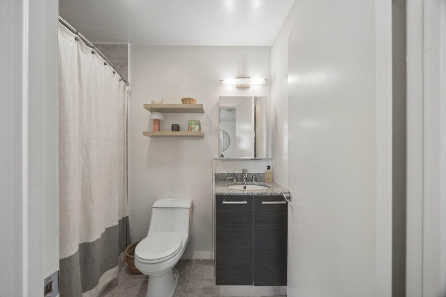 Building Photo - 11734 Avon Way