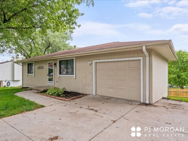 Primary Photo - Millard Rental Ready to Impress!