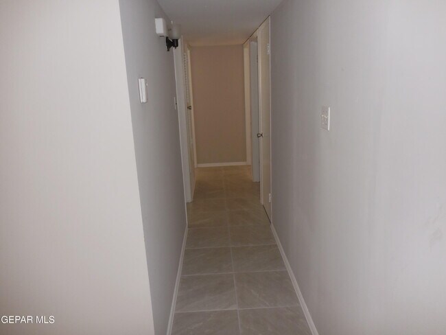 Building Photo - 3608 Sheppard Ave