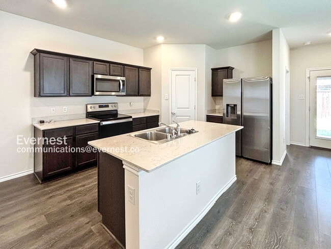 Building Photo - 3213 Perman Dr