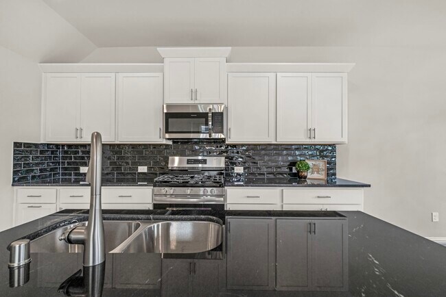 Building Photo - 27839 Western Crk Ct
