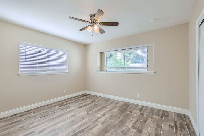 Building Photo - Ready for Move In!