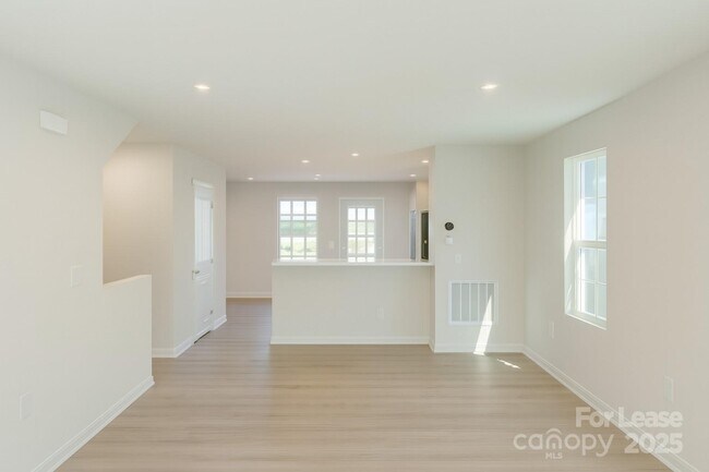 Building Photo - 8025 District Dr