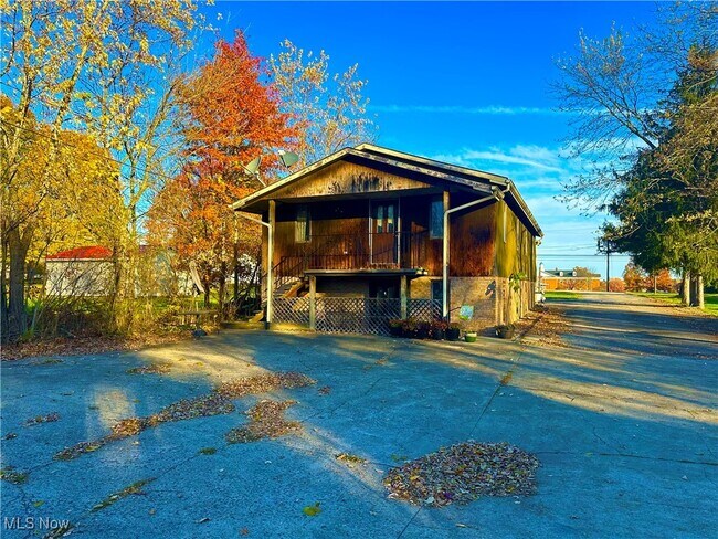 Primary Photo - 761 E Park Ave