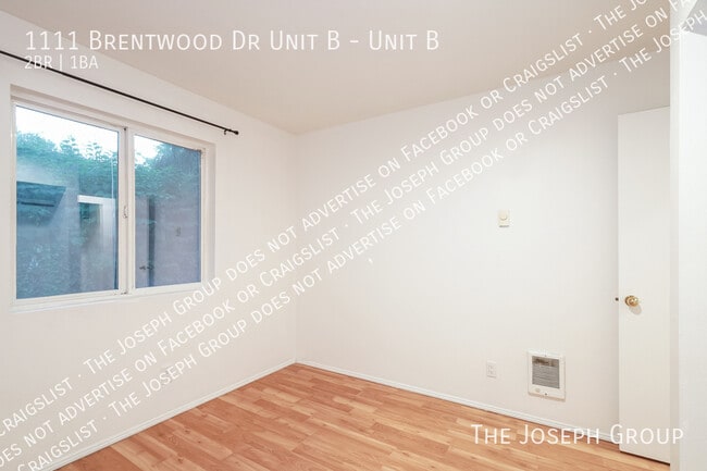 Building Photo - 1111 Brentwood Dr