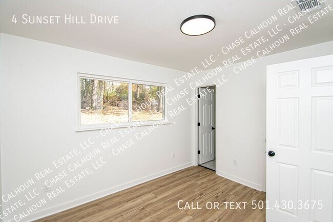 Building Photo - 4 Sunset Hill