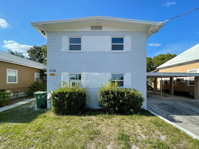 Primary Photo - 2704 E Columbus Dr