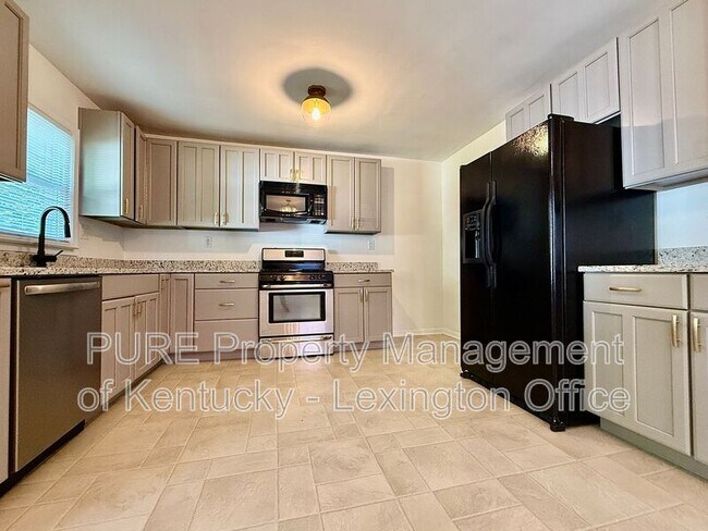 Building Photo - 839 Henry Clay Blvd